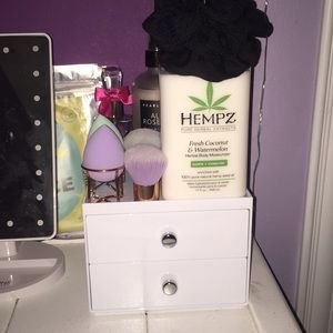 White make up box